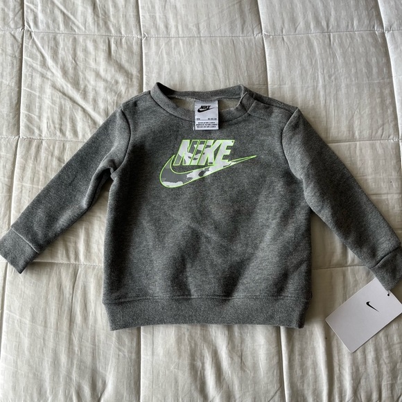 NWT Nike Kids Camo Sweatshirt 18 months - Picture 6 of 10
